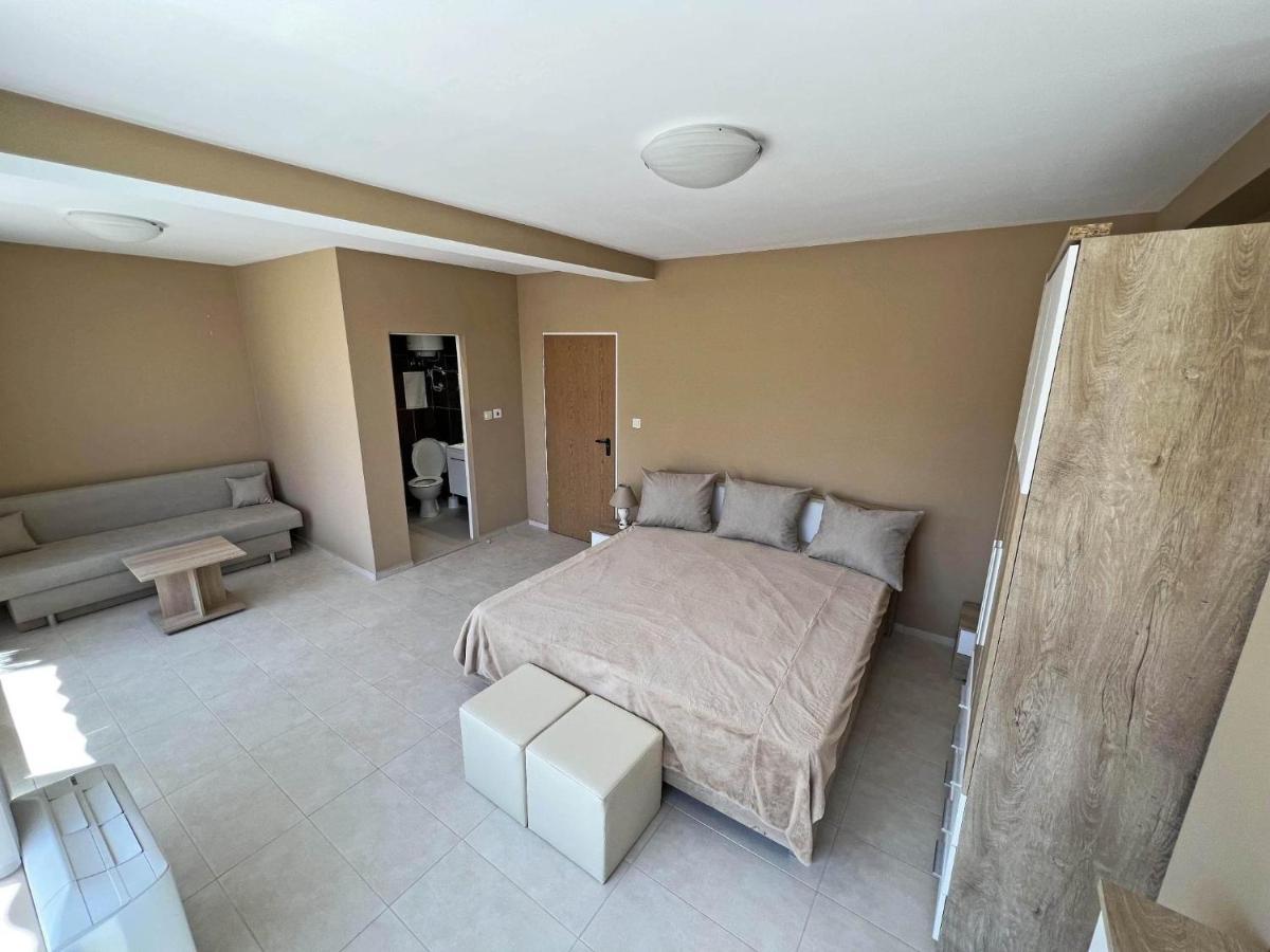 Valemar Apartments Pomorie Exterior photo