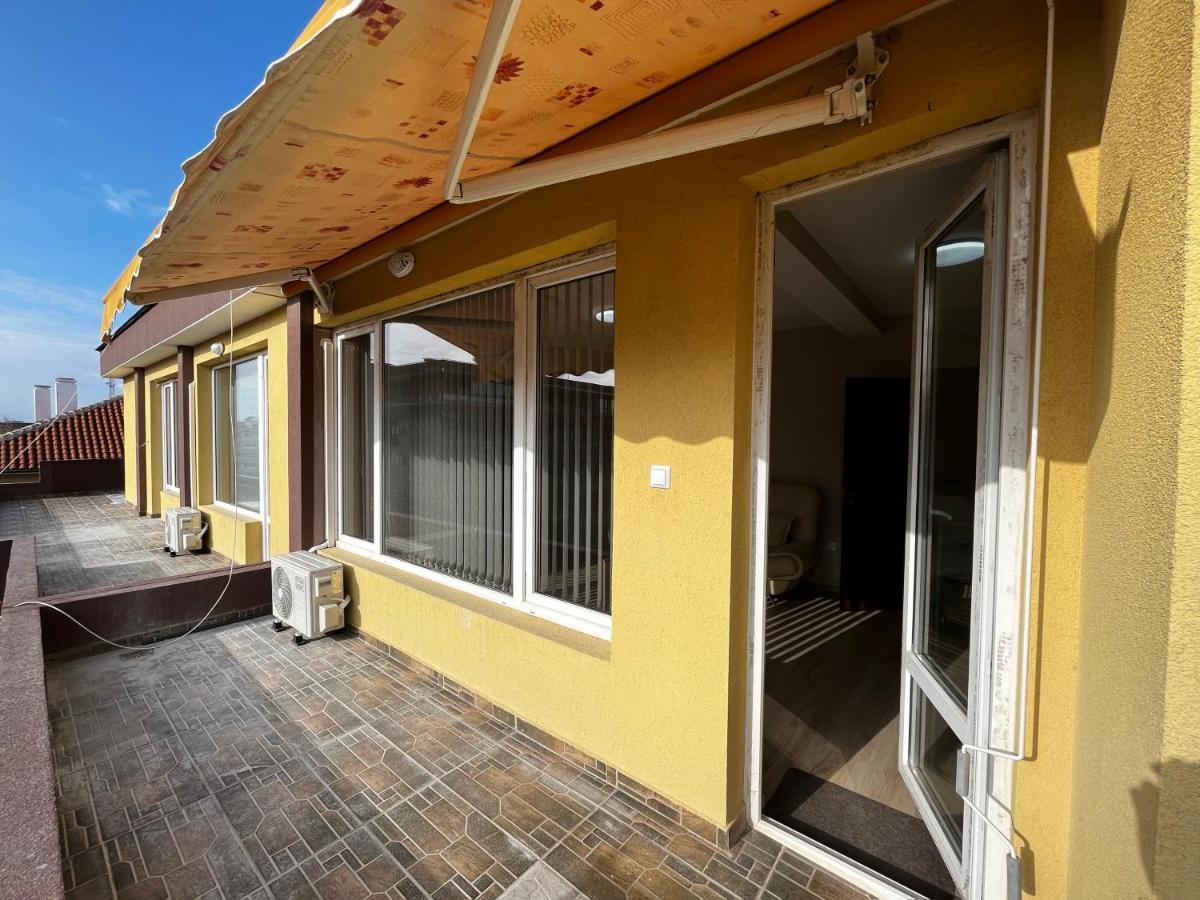 Valemar Apartments Pomorie Exterior photo